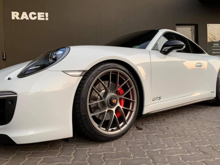 Детали экстерьера Porsche 911 Carrera GTS by RACE! 2019 года  (фото 5 из 7)